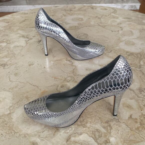 White House Black Market Leather Snakeskin Silver Platform 4” Party Heels - Picture 8 of 12